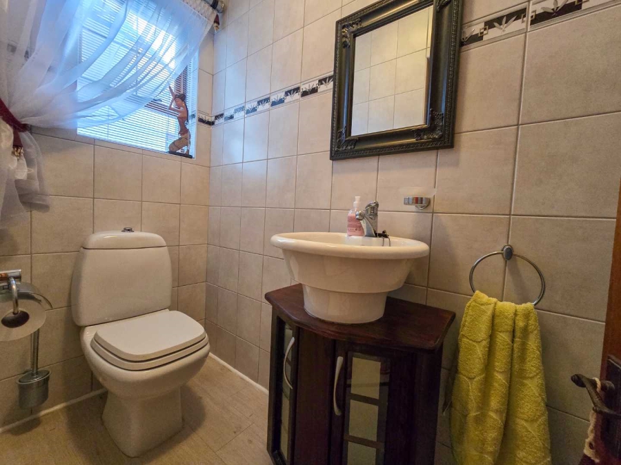 4 Bedroom Property for Sale in Stilbaai Wes Western Cape